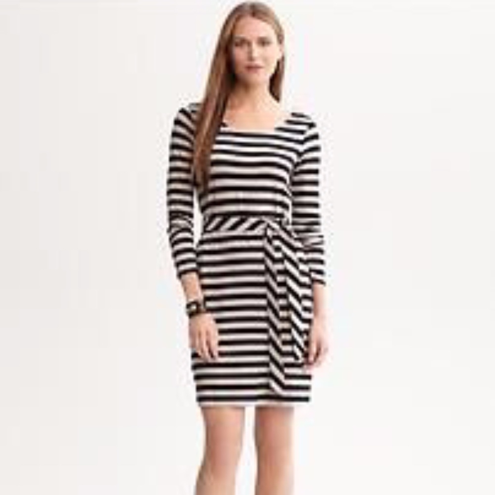 BR Black & Tan Striped Knit Long Sleeved Dress EUC